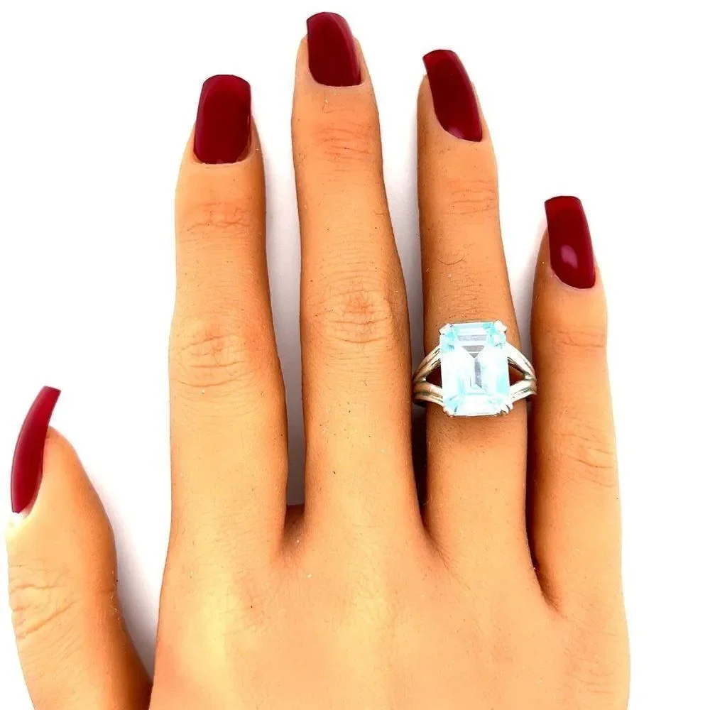 Lovely‎ Exquisite Sterling Large Topaz Ring